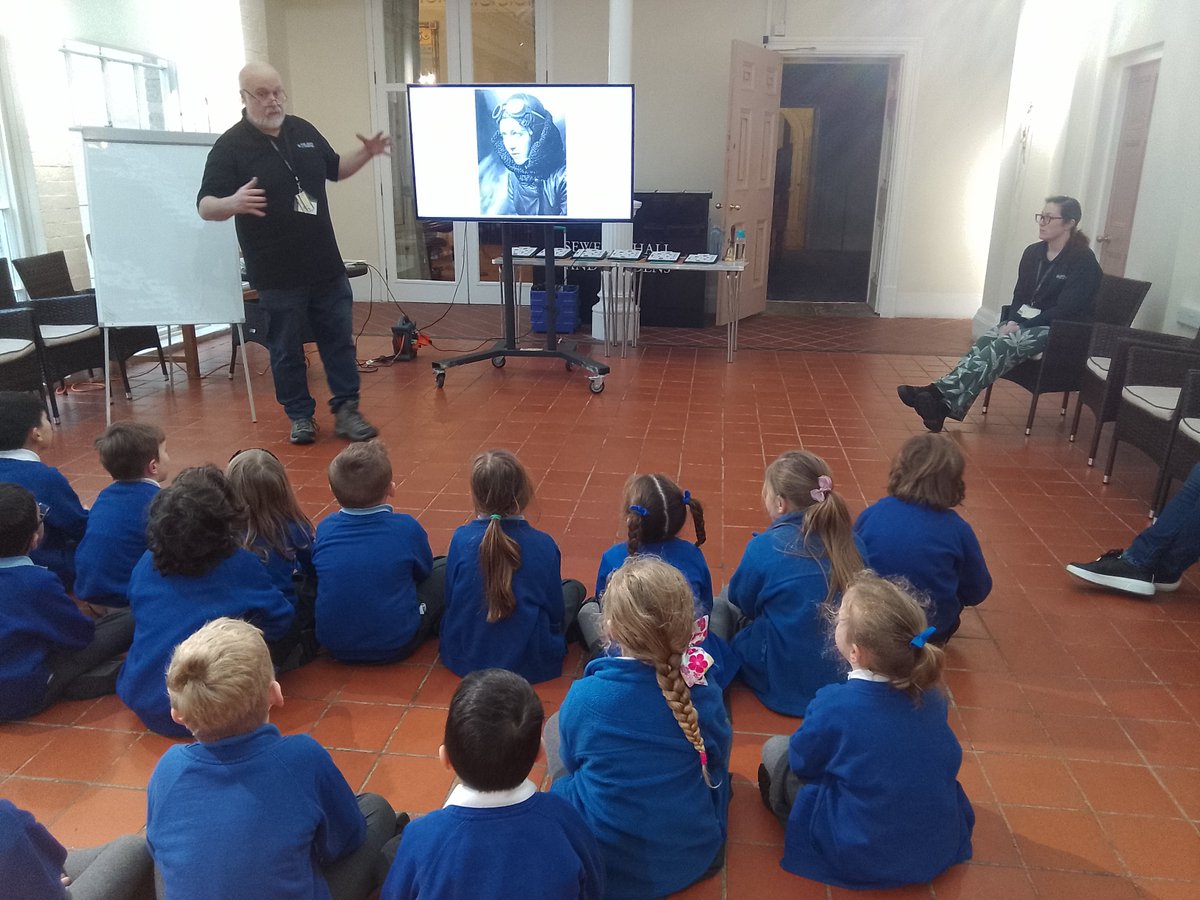 Our Amy Johnson experts are ready and have started their first activity.