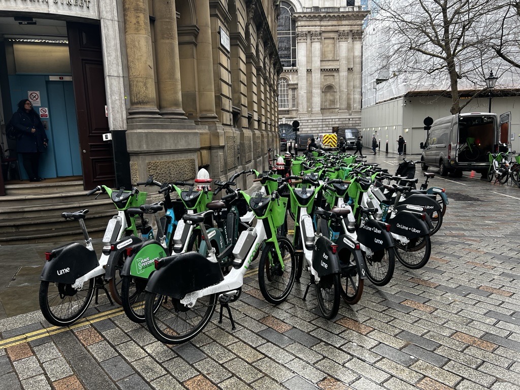 cityoflondon's tweet photo. The City of London Corporation has undertaken on-street action to remove hire e-bikes from its streets and pavements, where they have been found to obstruct or cause an immediate danger to others.

More than 100 bikes were confiscated during a two-week enforcement period. 

They were stored in a safe location for 24 hours before the providers were able to collect them, for a fee, to cover the costs.

The City Corporation already has agreements in place with hire operators around where people should park bikes, but in response to the scale of complaints received, introduced its own clean-up campaign, to reduce pavement obstructions caused by poorly parked bikes.

We continue to work closely with other London Councils and Transport for London, to deliver consistent enforcement legislation across the city.

Read more here: https://t.co/wmzdAVtjbX