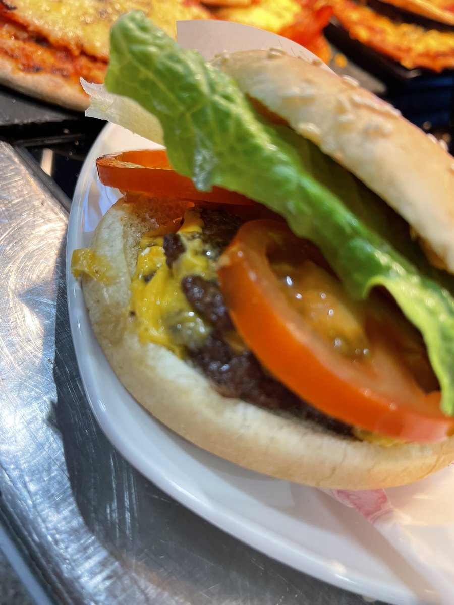 HoweHolroyd's tweet image. 6form cafe specials for February freshly made smashed beef burgers and fresh made pizza ,fake away day 🍔🍕@MaryMar89923871 @Milen42931651 @melrahaman