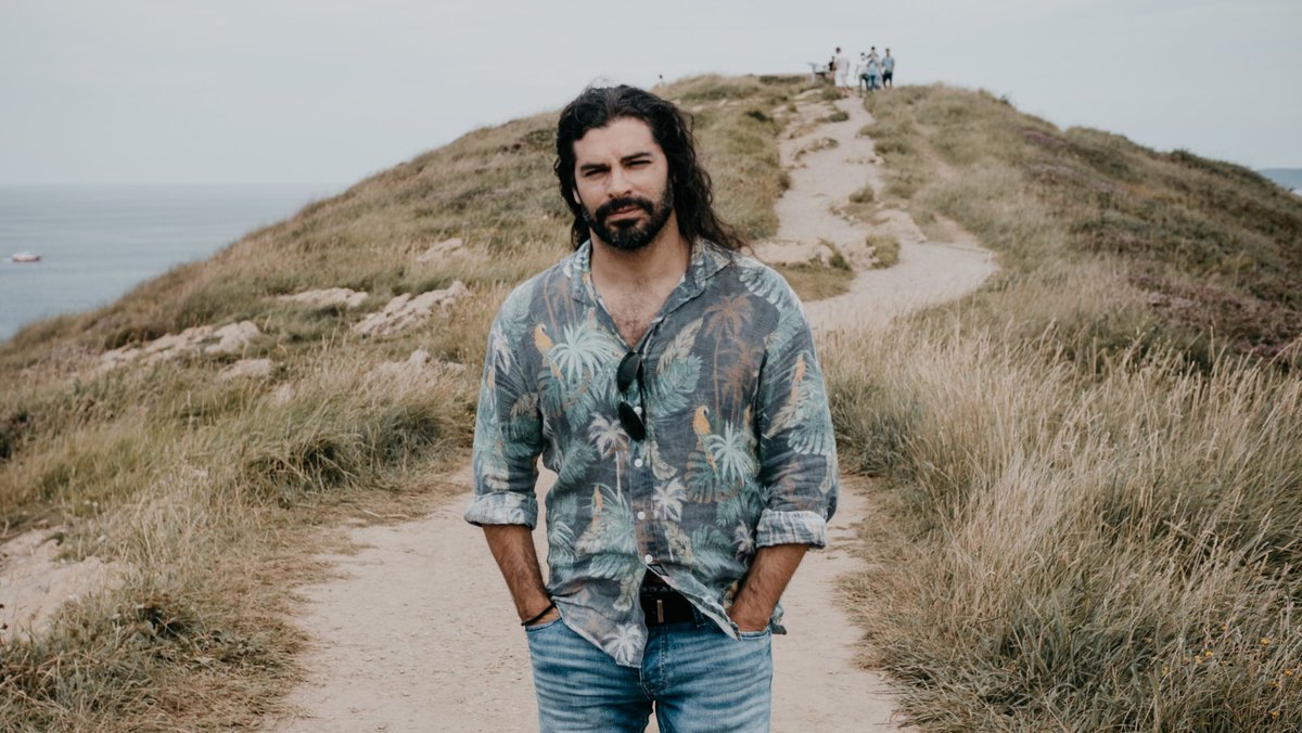 «El árbol de la vida» es el tercer single publicado por el guitarrista Luis Gallo. Unas alegrías dedicadas a su hijo, donde el motivo principal termina desarrollándose en la última falseta. 

Escucha «El árbol de la vida» en tu plataforma preferida.
🎧➡ orcd.co/luisgalloelarb…