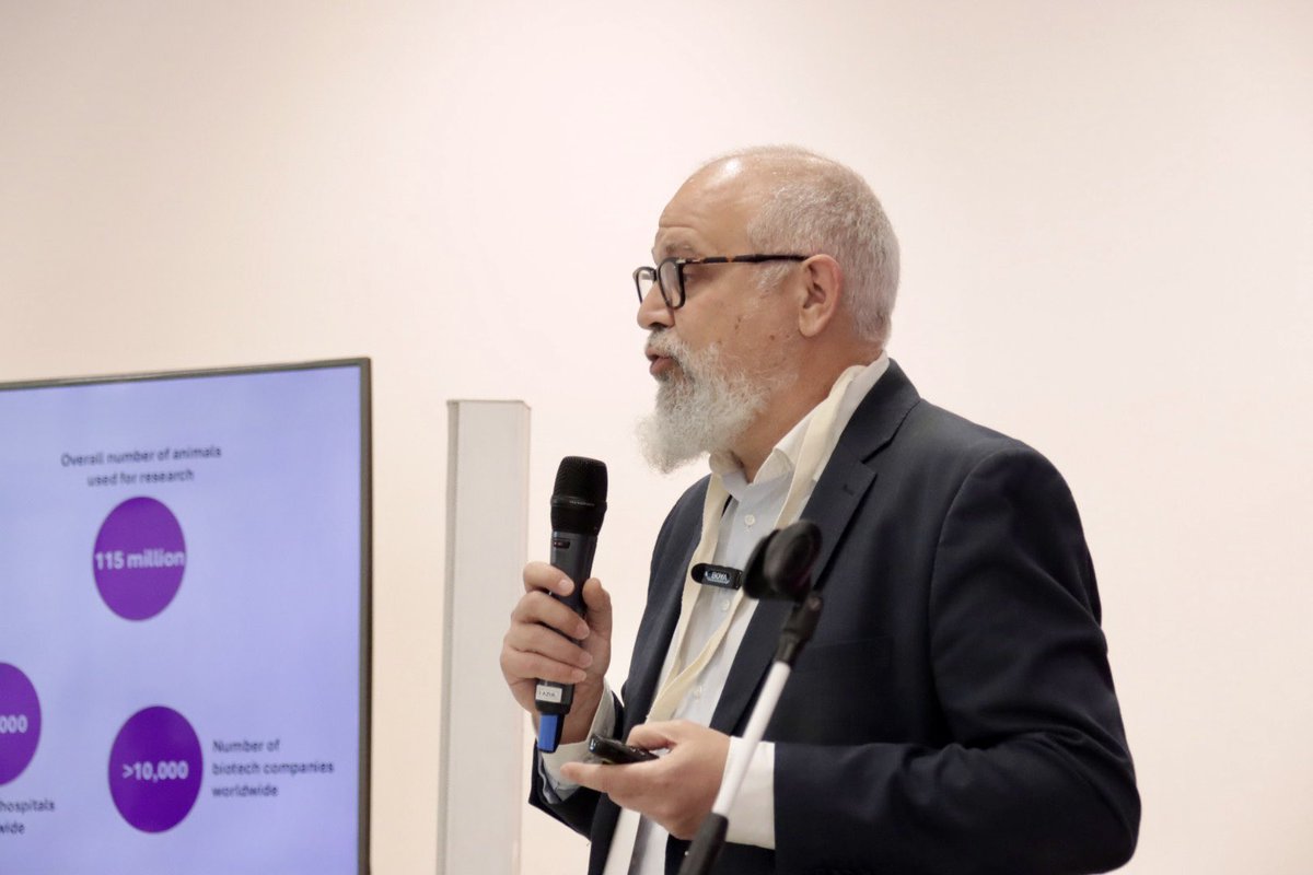 🔬💡 Our expert <a href="/Javisburgos/">Javi Burgos 📚</a> from <a href="/aRukon_es/">aRukon</a>  joins the discussion on "Projects Leading Innovation in Health ICT". 

📊 AI, digitalization, and data science are transforming healthcare. 

📸 <a href="/diapaso/">Diapasó</a> 💛

 <a href="/redit_es/">REDIT</a> <a href="/Bioval_es/">BIOVAL</a> #CViHealthDay
