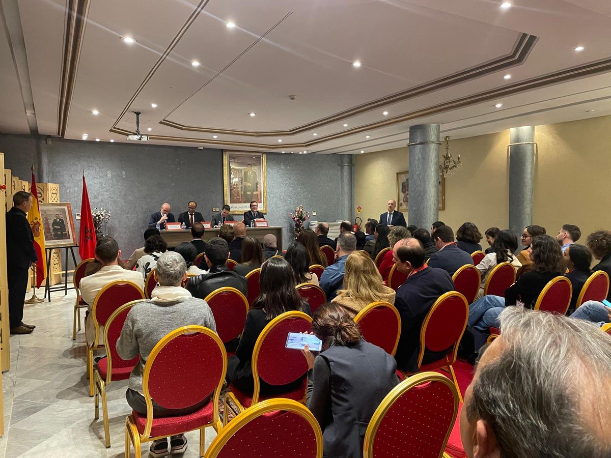 sepiegob's tweet image. Feria #EstudiarEnEspaña en Rabat. 

Esta feria tiene como objetivo es informar y orientar a los estudiantes marroquíes sobre las diversas opciones educativas en España. 

El director del SEPIE, @AGentilAO, ha estado presente. 

@ConsejeriaEduc1