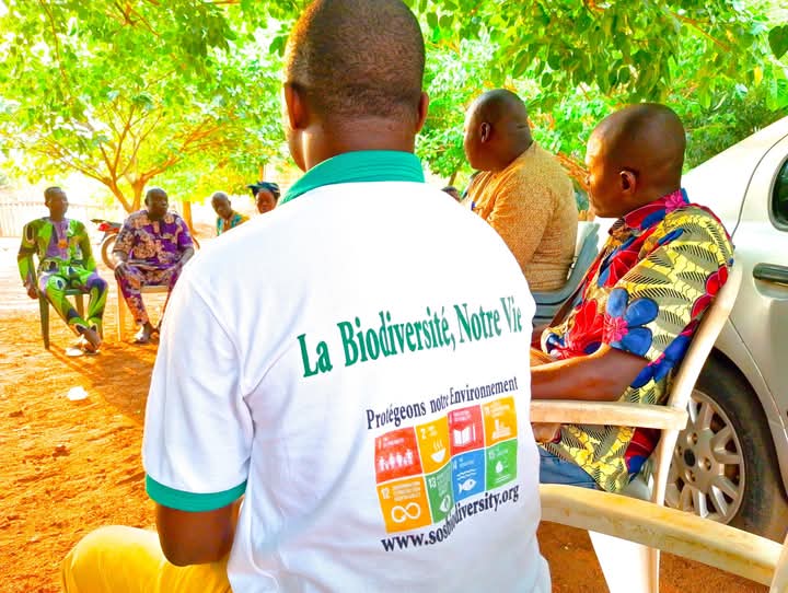 Le 2 février 2025, notre équipe a organisé une séance de sensibilisation avec les communautés dans la forêt de Totchitché (Savalou) en commémoration de la journée mondiale des Zones Humides.