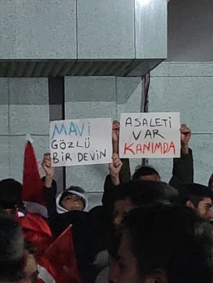 “Mavi gözlü bir devin asaleti var kanımda!”