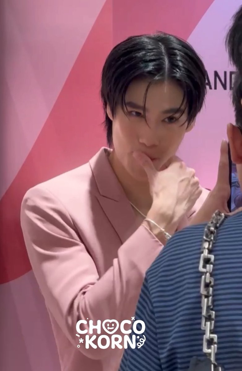 chocokorn's tweet image. กรี้ดดดดดแมวเด็กยิ้วหวานจุ๊บกล้องงง 😭😭😭😭

PHUWIN PANDORA CRAFTING

#PandoraTHxTayPhuwin
#phuwintang @phuwintang