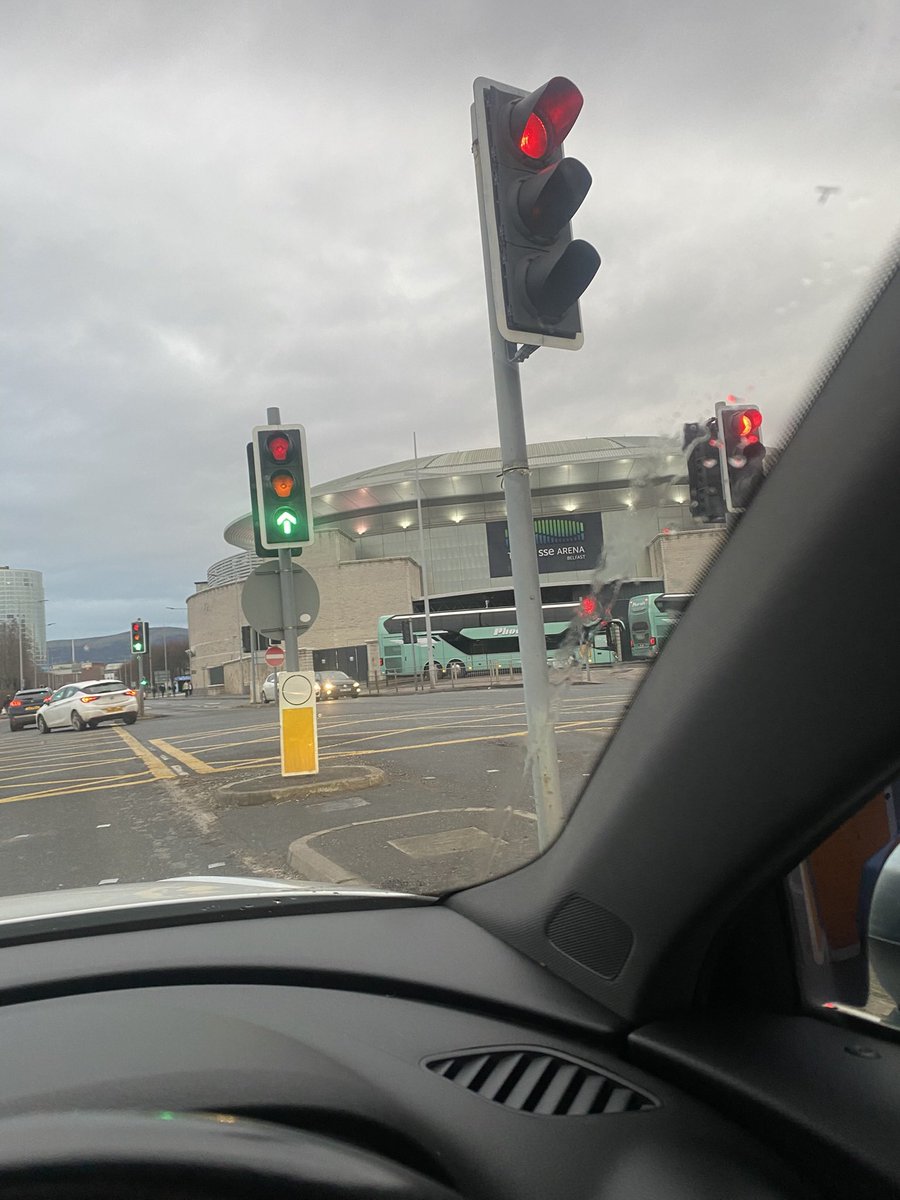 Alexhanley05's tweet photo. @JamesBlunt Can’t wait until tonight, tour buses have arrived #Belfast 💃🏻 #backtobedlam #northernireland https://t.co/3j0hvvDG4A