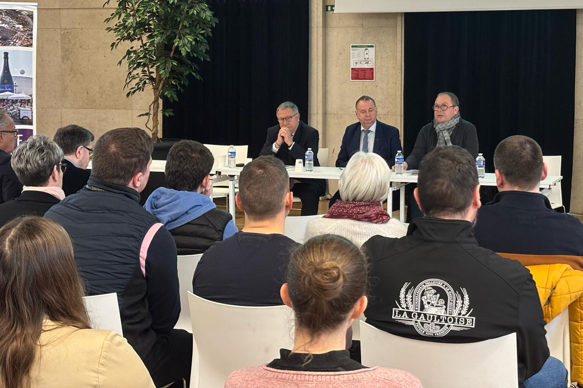 JM_Roze's tweet image. Le @Salondelagri aura lieu du 22 février au 2 mars. Je suis heureux que cette année, le @DptMarne, la @ChambreAgri51 et la @foiredechalons s'unissent afin d'offrir une vitrine commune aux produits de notre terroir sous les marques @MadeinMarne, Bienvenue à la ferme et Foire de…