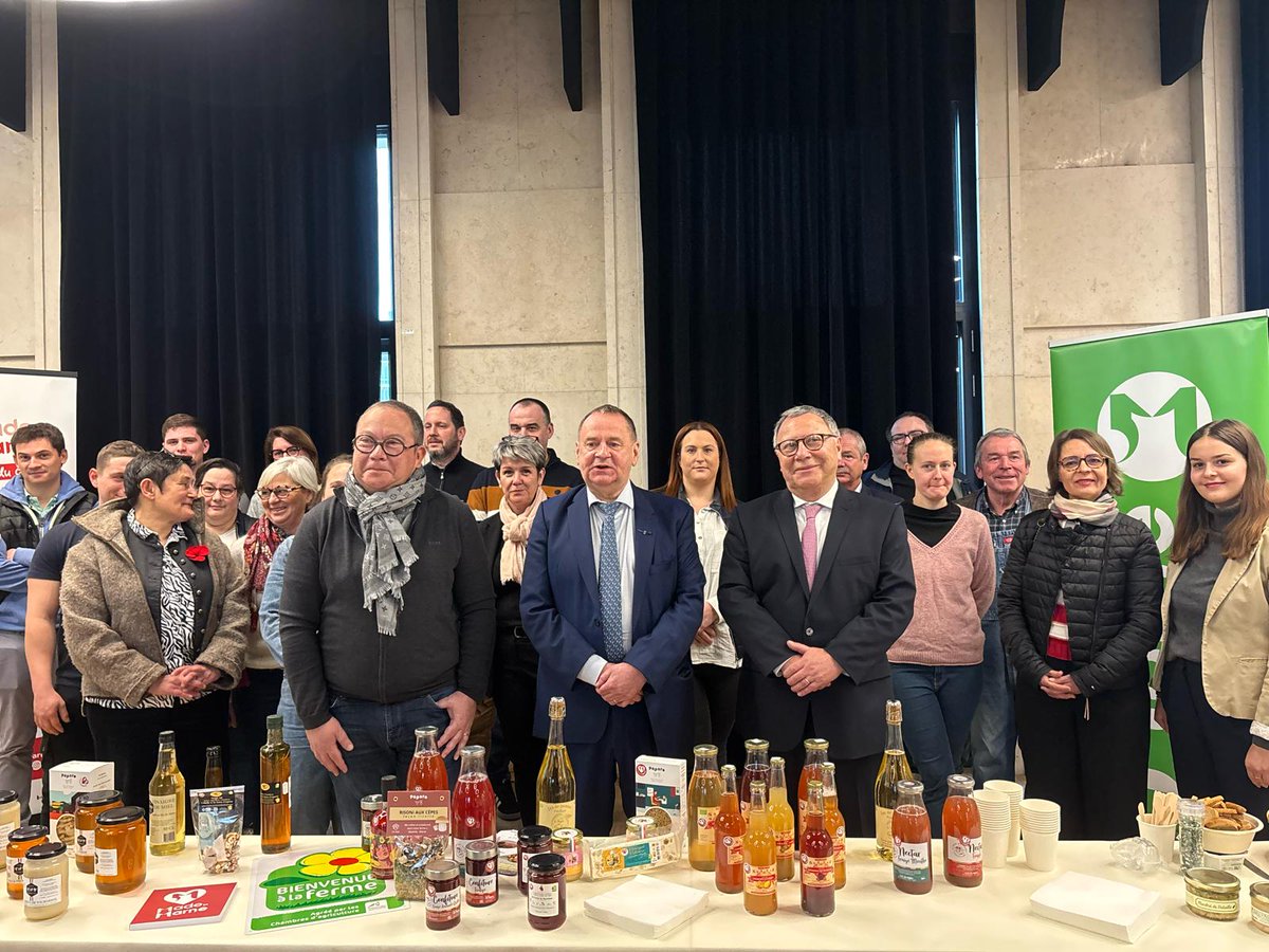 JM_Roze's tweet image. Le @Salondelagri aura lieu du 22 février au 2 mars. Je suis heureux que cette année, le @DptMarne, la @ChambreAgri51 et la @foiredechalons s'unissent afin d'offrir une vitrine commune aux produits de notre terroir sous les marques @MadeinMarne, Bienvenue à la ferme et Foire de…