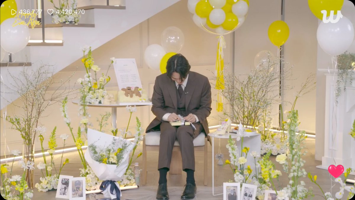 180짜리 몸 꾸기고잇는 남자아이 뭥미