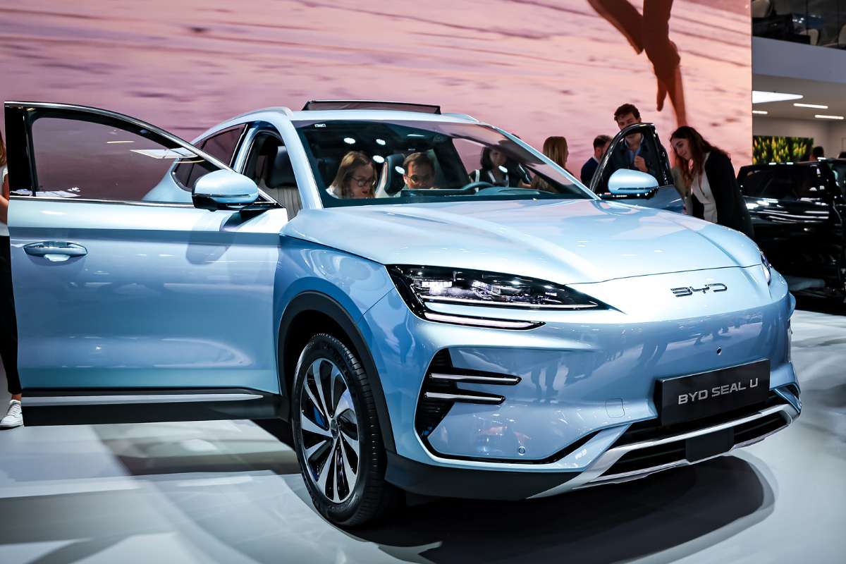 imresearch2020's tweet photo. The future of driving is no longer reserved for the elite. BYD’s ‘God’s Eye’ system brings autonomous features to their affordable EV lineup – including remote parking and more! 

Read more: https://t.co/BoCIvJQcHo

#BYD #ElectricVehicles #EVRevolution https://t.co/7QE3crkPqR
