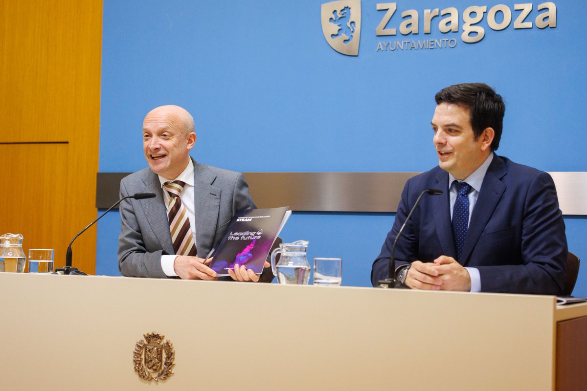 AyuntamientoZaragoza (@zaragoza_es) on Twitter photo El Congreso Nacional de Educación STEAM en <a href="/etopia_/">Etopia: Emprendimiento, Innovación y Tecnología</a>, que tuvo lugar la pasada semana, congregó a 6.400 asistentes en su primera edición.
El científico Alberto Jiménez Schuhmacher, que dirige el grupo de Oncología Molecular del <a href="/IISAragon/">IIS Aragón</a>, fue el encargado de recorrer las El Congreso Nacional de Educación STEAM en <a href="/etopia_/">Etopia: Emprendimiento, Innovación y Tecnología</a>, que tuvo lugar la pasada semana, congregó a 6.400 asistentes en su primera edición.
El científico Alberto Jiménez Schuhmacher, que dirige el grupo de Oncología Molecular del <a href="/IISAragon/">IIS Aragón</a>, fue el encargado de recorrer las