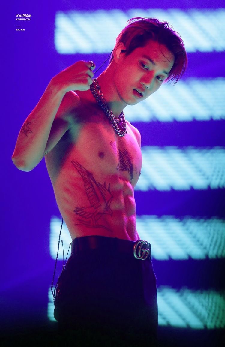 94NINIBEAR's tweet photo. "i first got to know him because of his chest" .... GETS! https://t.co/DqdYy8BhMu