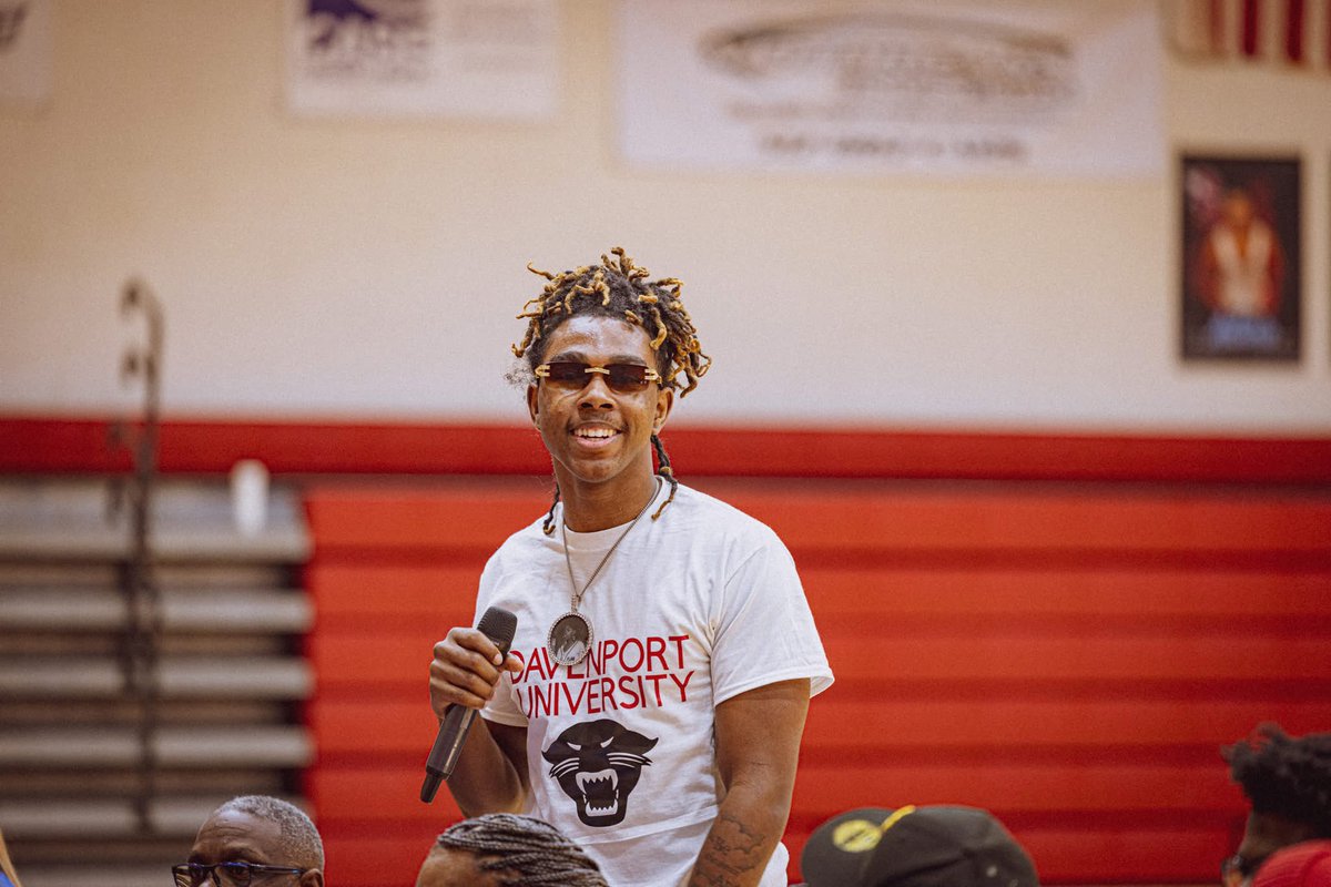 Shoutout to our guy Nizjai Davidson for signing with Davenport to play football!!   Soooo many great things to say about his humility, being coachable &amp; being a great teammate. Congrats!