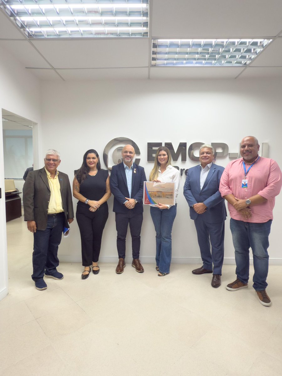 Reunião produtiva com o presidente da EMOP, André Braga; a primeira-dama do Estado do Rio de Janeiro, Analine Castro; a Subsecretária de Políticas Inclusivas, Bianca Pacheco; o presidente da SUDERJ, Renato de Paula; e o presidente da Comissão da Pessoa com Deficiência, Fred