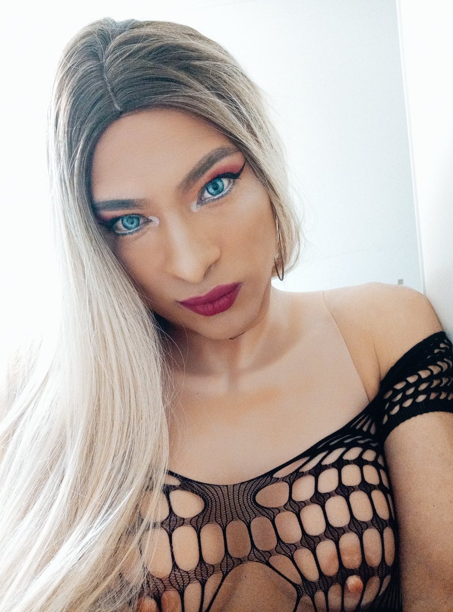 Hola mis amores 🤩🤩🤩 donde hay foto..... Hay video 😋😋😋 quieres verlo? Rt