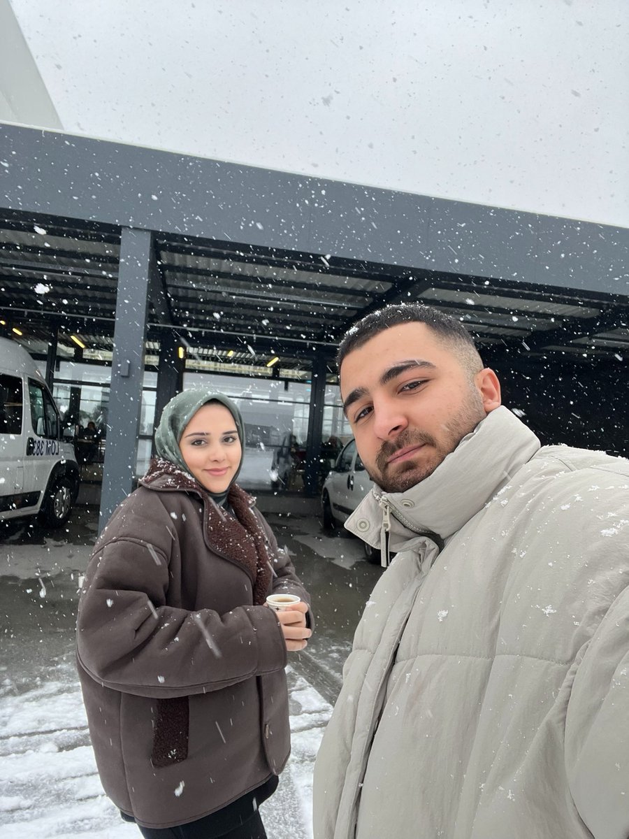 Bu havada insanın ya atkısı olucak ya aşkısı atkım yok ama aşkım var 💅🏻🧚🏻‍♀️
#zelena #LaCasaDeLosFamososCol #GrandeFratello #Trump