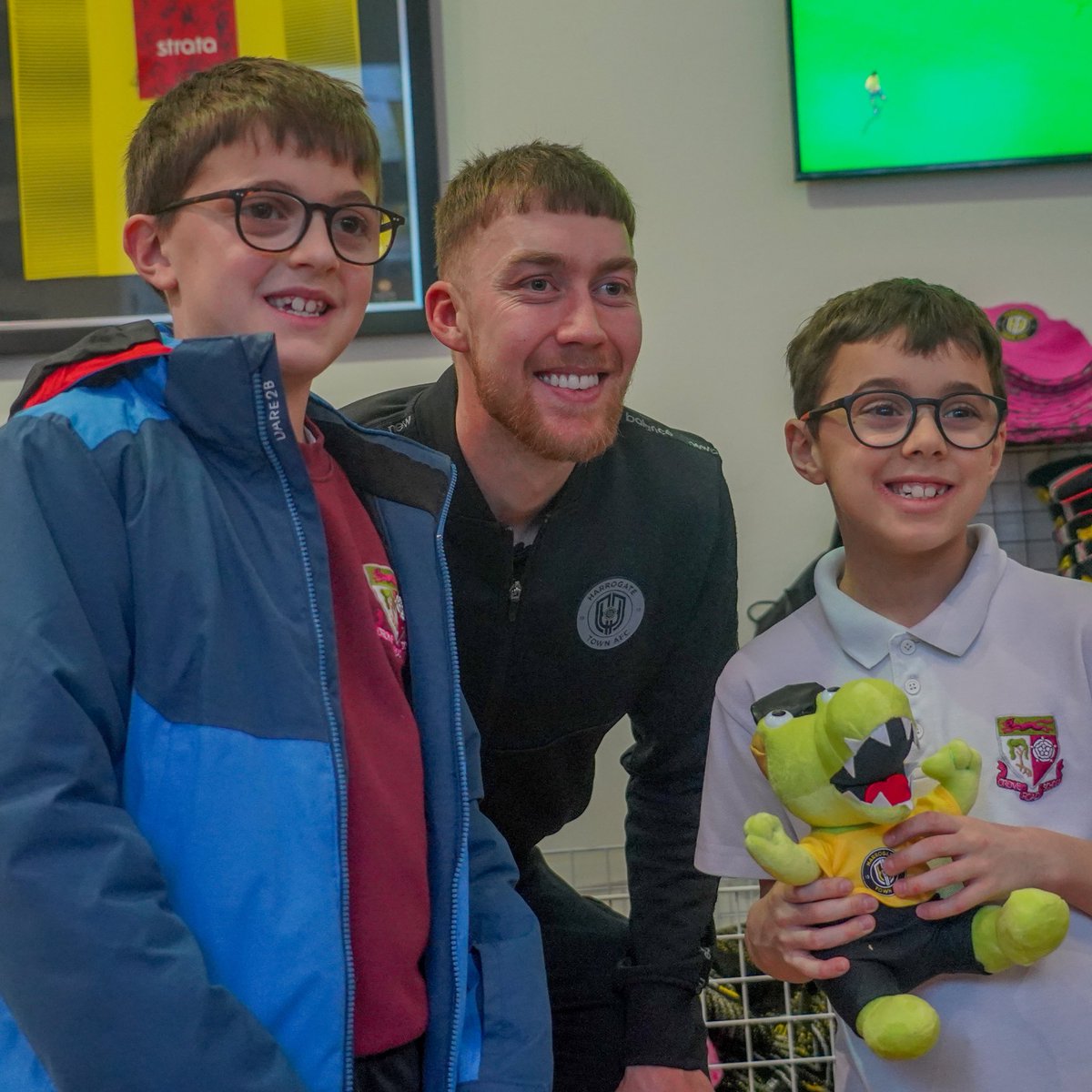 We’ve more of our first team visiting us in-store this Thursday 🎉

To celebrate, we’re reducing all third, away and goalkeeping shirts by £10

Come along for autographs, photos and more from 3pm 👋