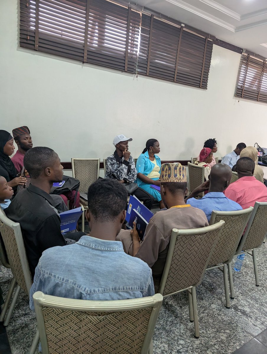 Webfalainitiat1's tweet image. For our second session, we split participants into groups and had engaging discussions on various topics related to digital safety, responsible online behavior, and cybersecurity. 

#Webfala #SaferInternetDay2025 #SaferInternetDay #SaferTogether #SID2025 #StaySafeOnline