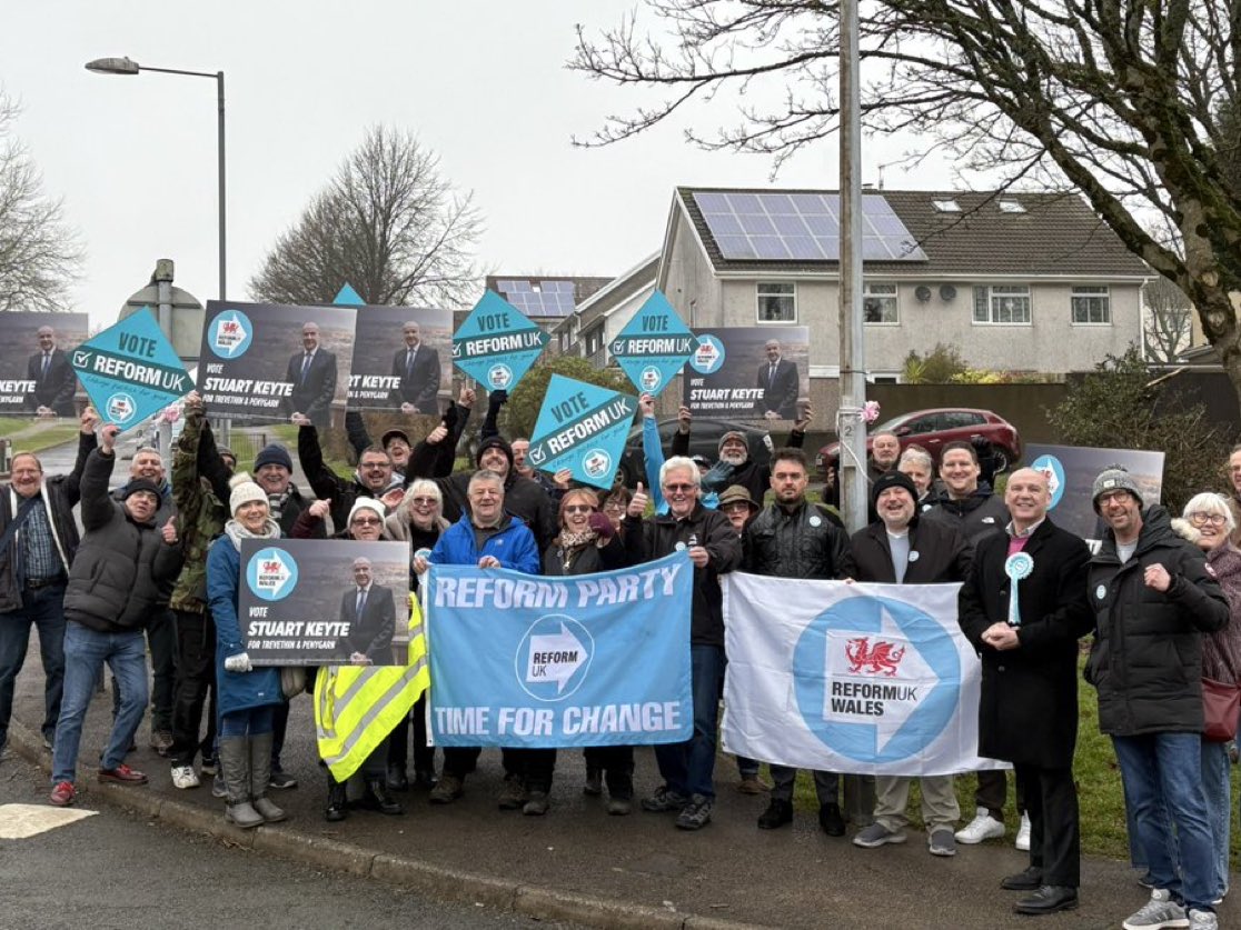 ReformDaily_'s tweet photo. 🗳️Cllr David Thomas is ready for another solid day of campaigning in Trevethin &amp; Penygarn Ward! 💪

“The support is strong for us, no matter what they throw at us.”

Vote Reform UK this Thursday 13th! 🗳️
Vote Stuart Keyte!

@RUKWales #Trevethin #Penygarn #StuartKeyte https://t.co/fUgdd3q917