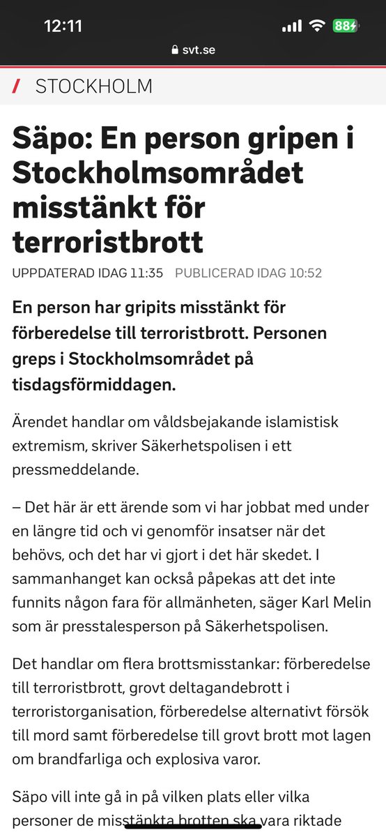 OmarMakram's tweet photo. Har TV4 satt rikets säkerhet i fara i jakten på klick?

TV4:s påstående att gärningsmannen skrek “Ni ska bort från Europa” dök först upp på Reddit som en kommentar till klippet – tio timmar innan TV4 gick ut med det. Ingen av dem som svarade på kommentaren verkade höra det, men när TV4 väl legitimerade det blev det plötsligt ett etablerat faktum.

Nu sprids det bland islamister i Sverige, som använder det i sin propaganda.

Jag hoppas verkligen att det finns journalister som tar detta på allvar och granskar hur det har gått till.