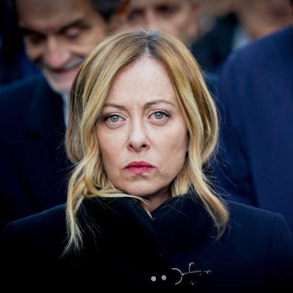 Lorenzo32843904's tweet photo. Pare che nell'Italia di Giorgia Meloni se combatti la camorra ti tolgano la scorta mentre se sei un assassino ti mettono a disposizione l'aereo di Stato.

Il senso della legalità dei Fratelli di Taglia https://t.co/CTK7AJFcQi
