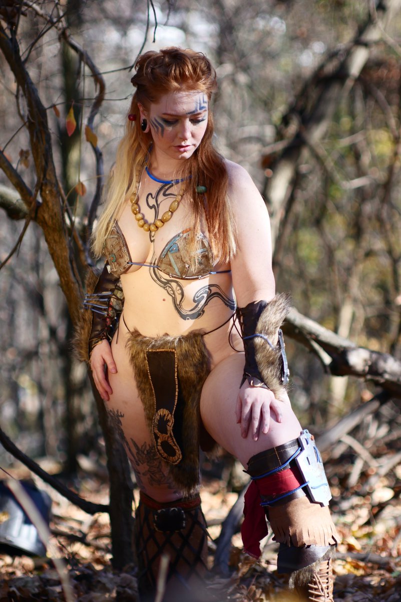 SkylarShark's tweet photo. These sexy Aloy pics did NOT get enough love... 
.
Cosplay made by @xrinaxkittyx https://t.co/Y8H2keQCb8