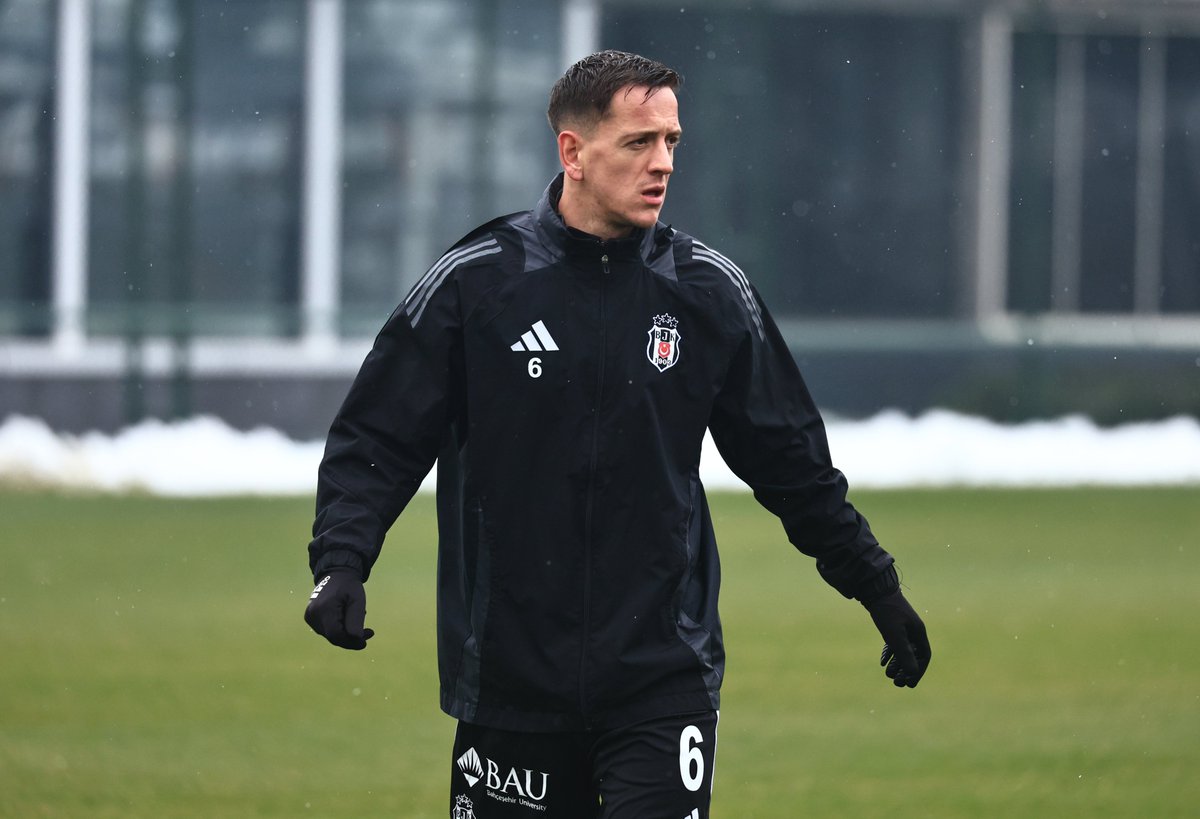 Besiktas's tweet photo. #Amir geri döndü. 🫡 https://t.co/9PStYX1IPS