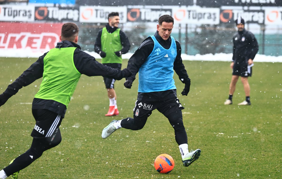 Besiktas's tweet photo. #Amir geri döndü. 🫡 https://t.co/9PStYX1IPS