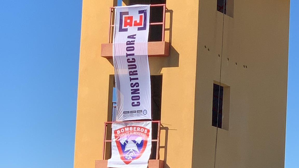 AJCCoficial's tweet image. Nuestro CEO, Antonio Jesús Cervantes, tuvo el privilegio de premiar a los ganadores de cada categoría ¡Un año más, orgullosos de ser patrocinadores de un evento que une a hombres, mujeres y niños en la pasión por el ciclismo!🎉

#AJCC #AJCCconstrucciones #RutaMTB @bomberoslevante