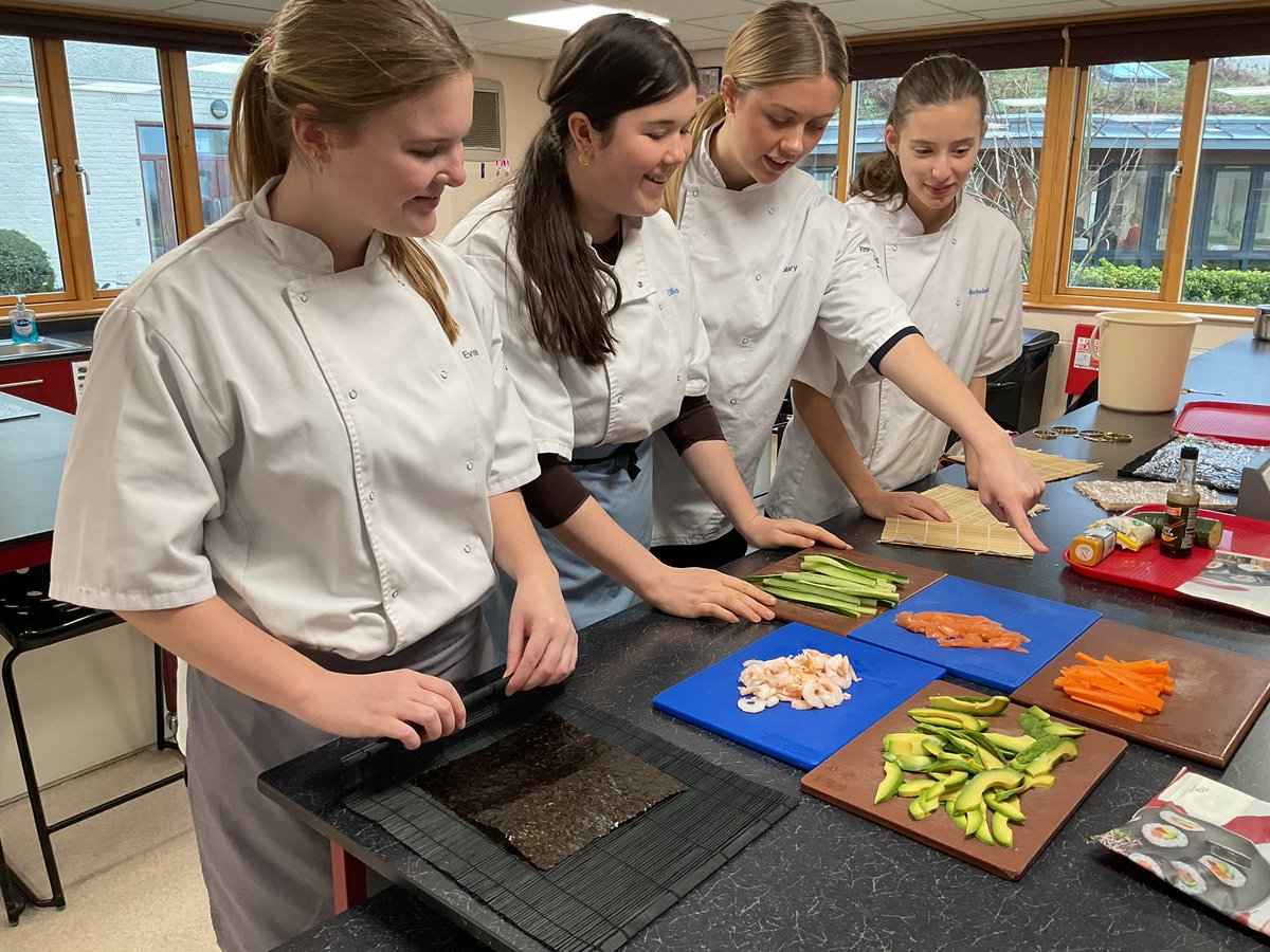 PipersSenior's tweet image. It’s sushi time….. #piperssixthform #pipersyear13