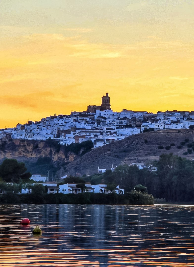 ¡Arcos, una ciudad para enamorarse! Por segundo año, la Delegación de Turismo lanza el concurso fotográfico "Enamórate en Arcos" y prepara actividades por San Valentín 😄 ¿Queréis saber más?: vivacadiz.es/provincia-de-c… Vía vivacadiz.es #CádizSostenibleQuiereVerte