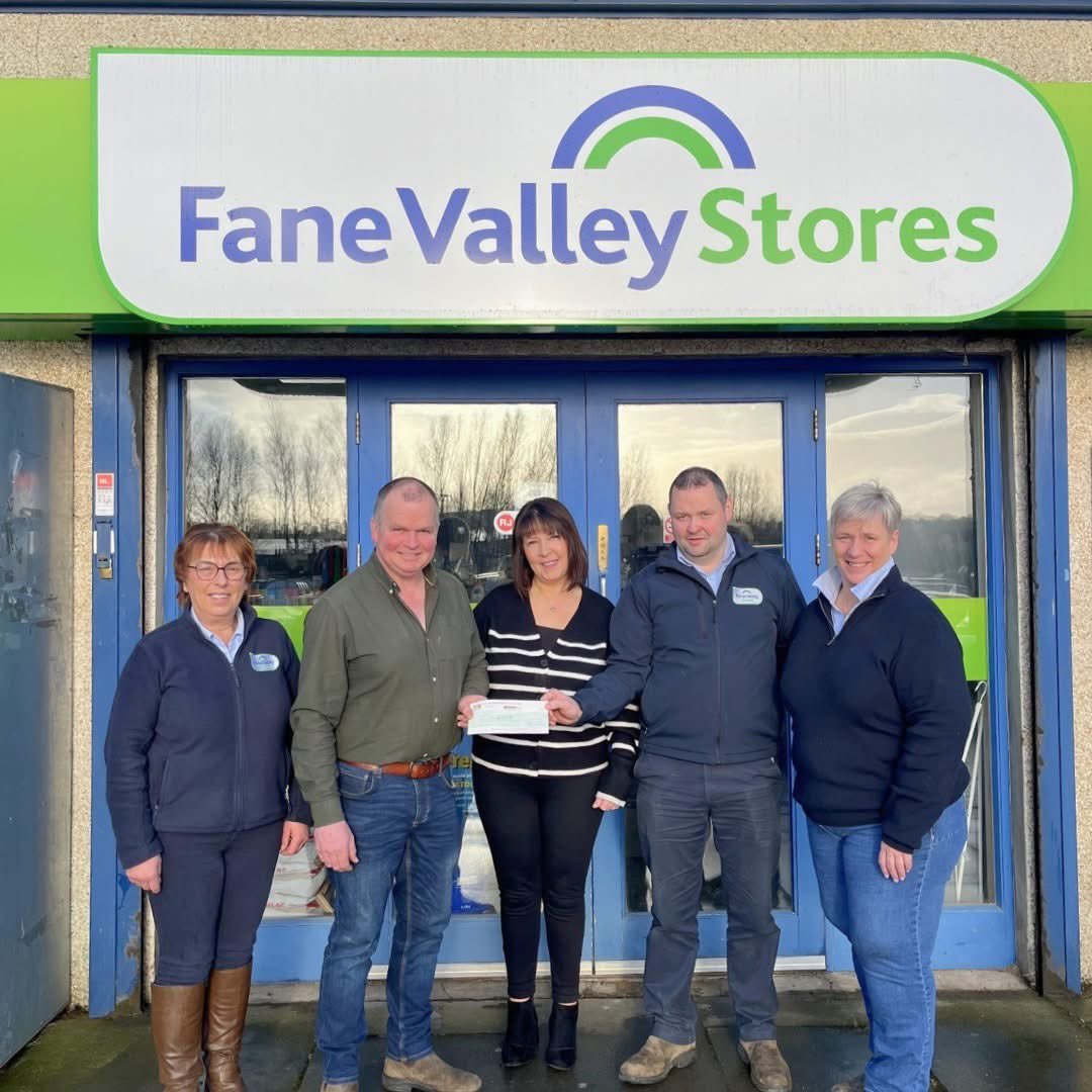 𝐅𝐚𝐧𝐞 𝐕𝐚𝐥𝐥𝐞𝐲 𝐒𝐭𝐨𝐫𝐞𝐬 𝐁𝐚𝐥𝐥𝐲𝐦𝐞𝐧𝐚 𝐌𝐚𝐫𝐭 𝐑𝐚𝐢𝐬𝐞𝐬 £𝟒,𝟑𝟒𝟐 𝐟𝐨𝐫 𝐂𝐡𝐚𝐫𝐢𝐭𝐲!✨
Fane Valley Stores Ballymena Mart raffled a food hamper on the last Thursday sale before Christmas. Thanks to everyone for supporting, we raised an amazing £4,342!