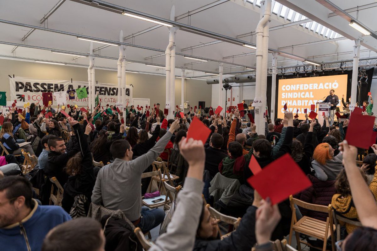 "Alguns sectors militants minoritaris" hem impulsat amb la major honestedat que coneixem avenços en termes d'organització i de comprensió política de la lluita per l'habitatge. Ho hem fet amb la mà estesa i sense grans anuncis. Convencudes i orgulloses, seguim.