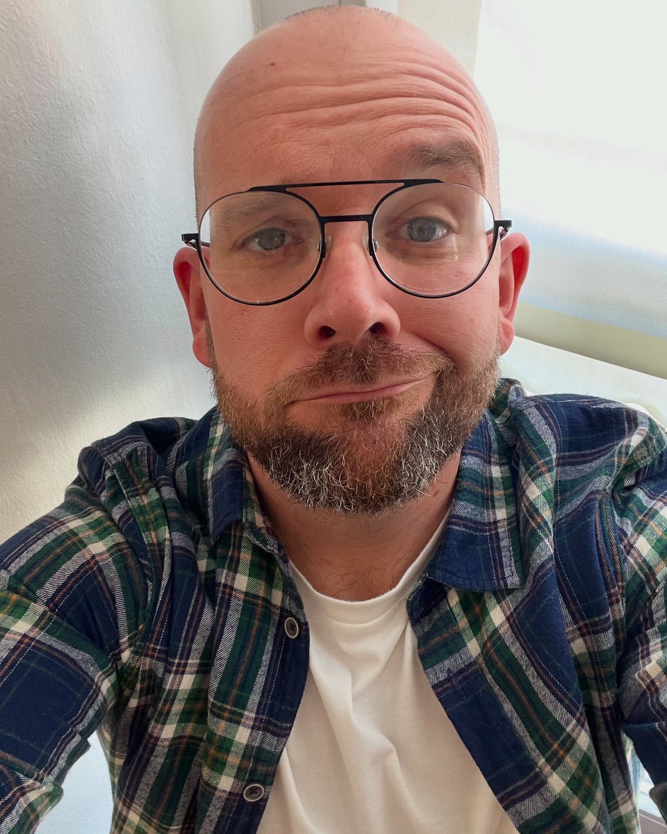MaBoGiu's tweet photo. HolyWeek SanremoEdition
Da contattare solo in caso di estrema necessità. Solo via Whatsapp, no audio ma solo messaggi scritti, o tramite l’app del FantaSanremo! 😜 
Felici Hunger Games (perché più o meno siamo lì) #PerchèSanRemoÈSanRemo #Sanremo @SanremoRai @FantaSanremo https://t.co/b6SClLInVb