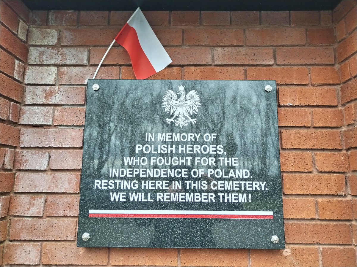 PL_HH_Club's tweet photo. Manchester, Anglia, luty 2025
W drugim tygodniu lutego, pokonuje niecałe 300 mil aby dotrzeć do Manchesteru.
W mieście odwiedziłem dwa cmentarze a mianowicie St. Joseph's w dzielnicy Moston, na północy oraz cmentarz Southern na południu miasta.
#groby #wojsko #Polska #Manchester https://t.co/QYZRDCNYSz