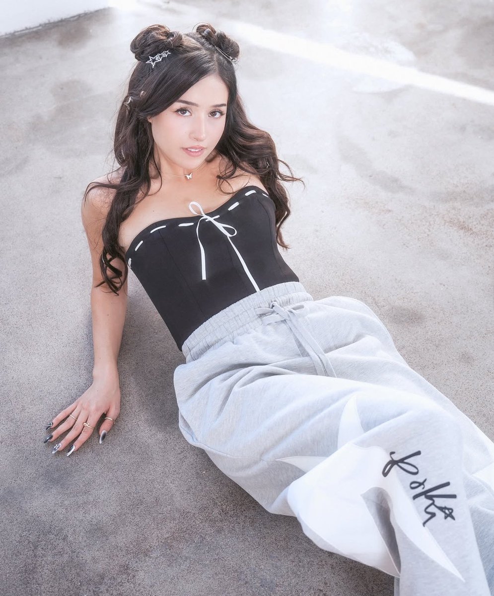 Nsfw encouraged .

if you see this, you have to drop a GIF/pic/video/whatever of what your muse would be doing to mine or vice versa .
( captions get bonus points <3 )

if i ♡ it, it means you can dm me to write a similar scenario. Captions get bouns bonus points.