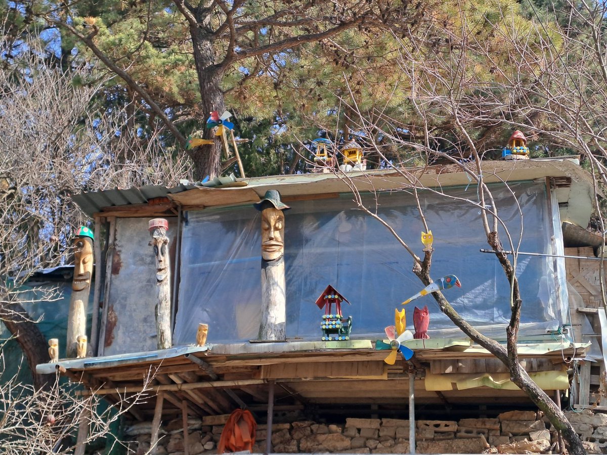 지나가다 어떤 예식장에 내 이름과 당신 이름이  적혀 있는 게 멀리 보이던데, 우리 결혼한 사이 분명히 맞죠? ㅋㅋㅋㅋㅋ 세상에서 가장 멀리까지 보는 원시의 눈을 가진  사람.