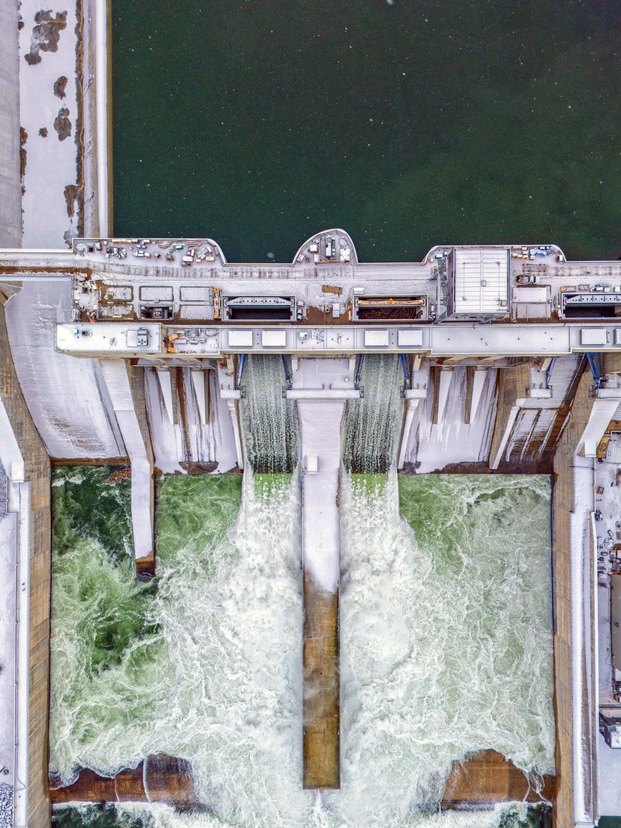 ATB_group's tweet image. #SiteC #CleanEnergy Project, 1.100 MW, for #BCHydro in #BritishColumbia, #Canada

Breathtaking views of Spillway Radial Gates and Low-Level Outlets in operation during #ReservoirFilling, playing a crucial role in #WaterFlowManagement.