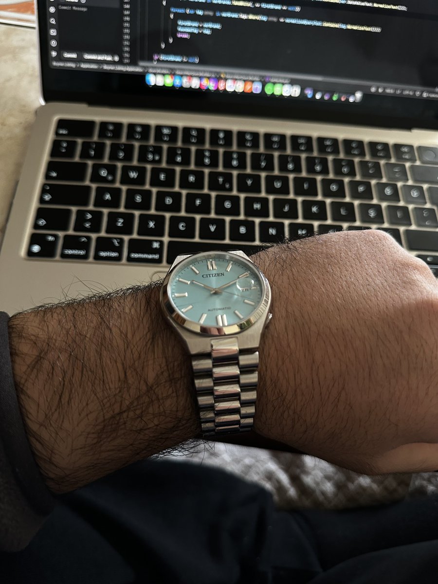 cnarslan1's tweet photo. @timurdemiray28 Tsuyosanın tiffany bluesu var çok hafif kolda yok gibi safir camlı olması artı.Ama turuncu kadranda Seiko sport 5 gmt kullanıyorum daha tok ağır bi saat ama ikiside çok güzel saat şimdiden güle güle kullan https://t.co/37wQaDxa2J