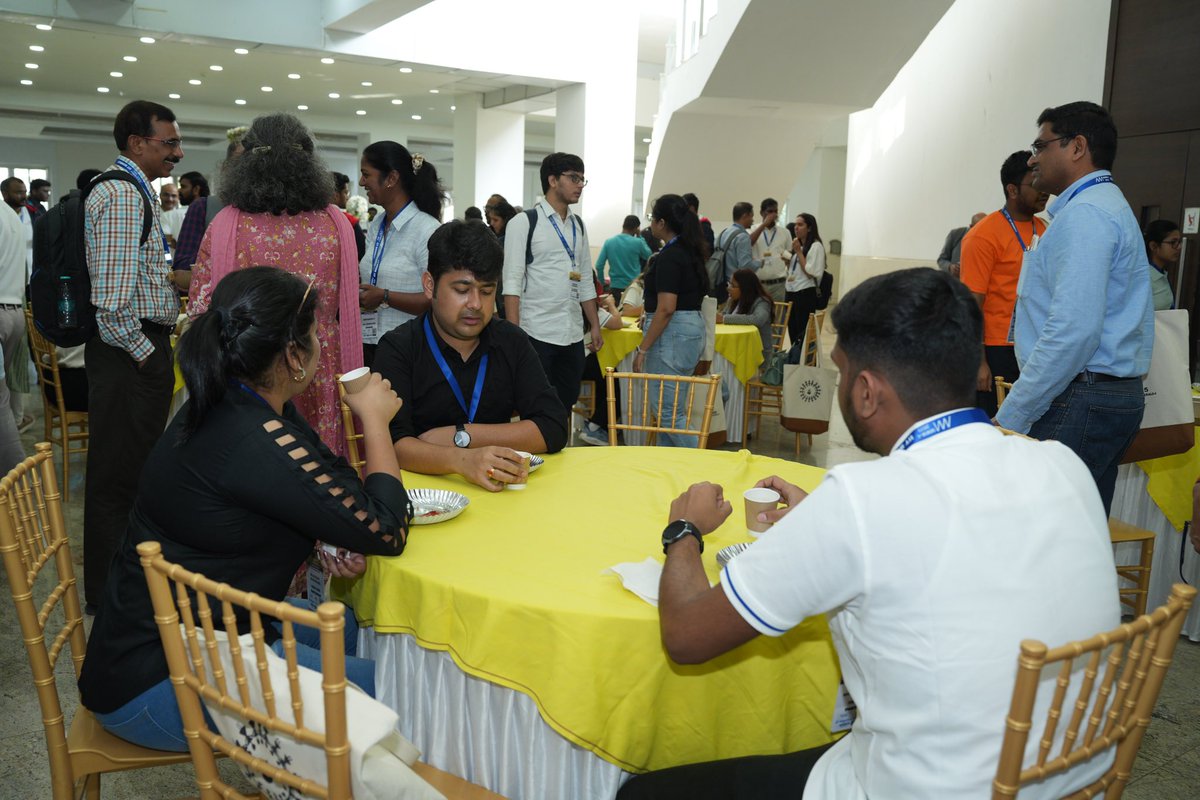 mmm4_iitb's tweet photo. Chai pe charcha. #MMM4 https://t.co/ONfHMFEAlq