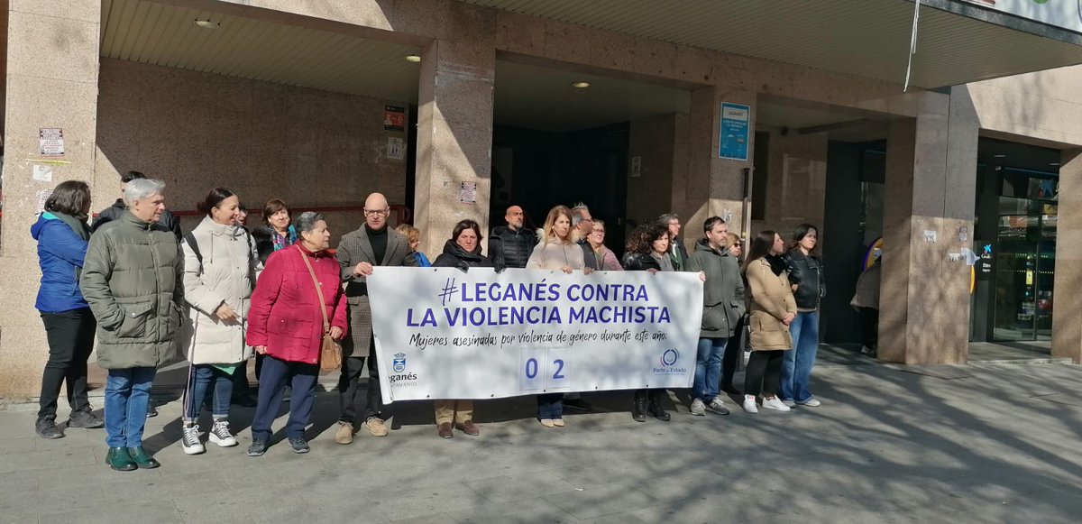 Hoy 11 de febrero nos hemos concentrado en Leganés en repulsa por el último asesinato machista. Una mujer de 48 años y madre de 4 hijos, asesinada por su pareja en Málaga. #Hartas #AsesinatoMachista.
<a href="/CCOOMadrid/">CCOO de Madrid</a>
<a href="/MujeresCCOOMad/">Mujeres CCOOMadrid</a>