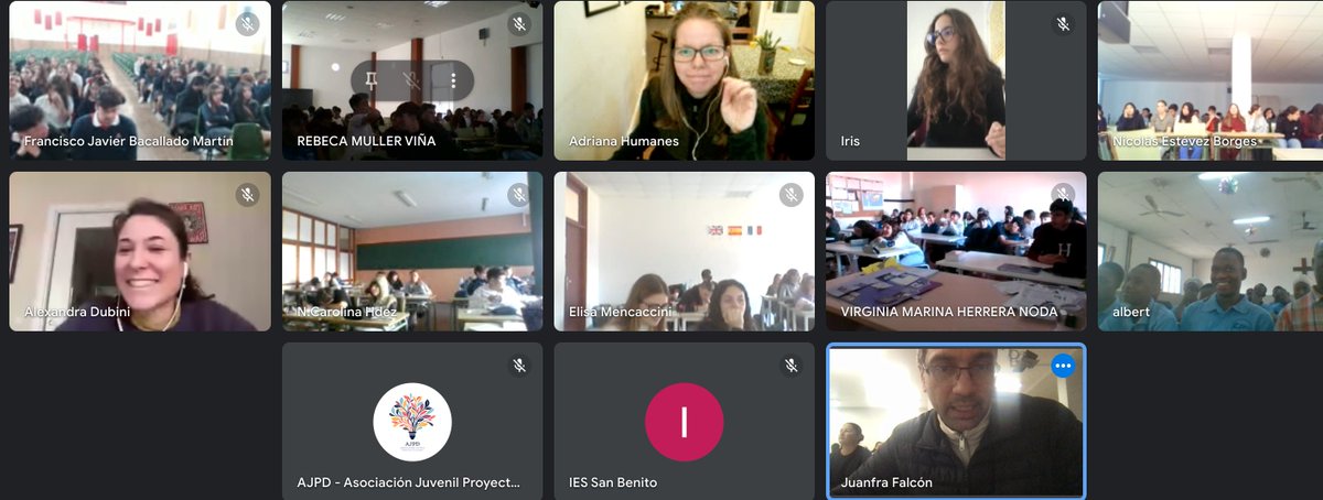 Hoy #DiadelaMujeryLaNiñaenlaCiencia #11F en #ProyectoDubini con <a href="/adriana_humanes/">Adriana Humanes</a> <a href="/alexdubini/">Alexandra Dubini</a> con + de 300 estudiantes de 6 centros: Liceo A.Meucc🇮🇹 Centre Pere Michel de Bamako🇲🇱 y <a href="/iessanbenito/">IES San Benito</a> <a href="/salesianosLC/">Salesianos La Cuesta - #UnSueñoParaTi</a> (La Laguna) IES Eusebio Barreto (La Palma) IES Nicolás Estévez (Icod)🇪🇸