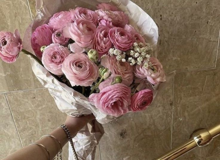 pagesandvibes's tweet photo. valentine's week https://t.co/IrMXWiPOlA