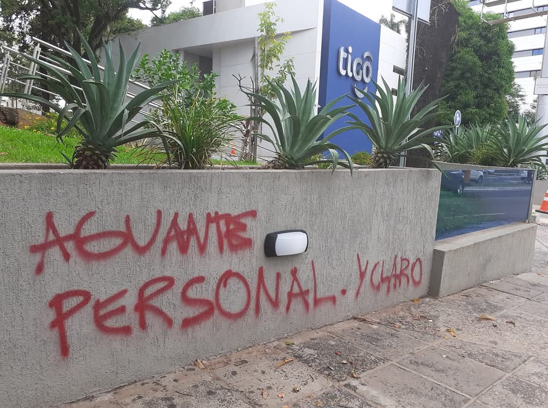 Yo vandalizando