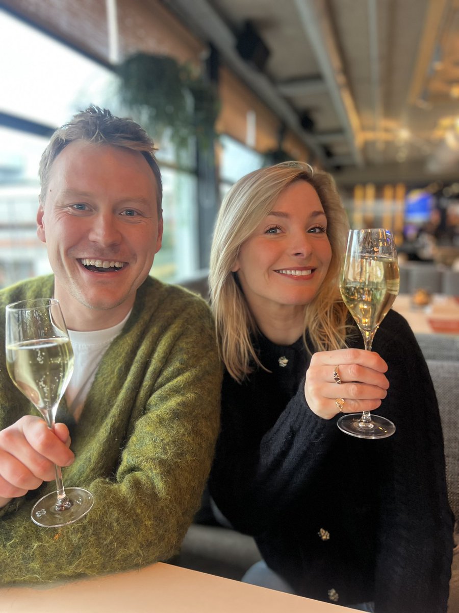 Persoonlijk nieuws: vanaf 26 mei op NPO1 een zomertalkshow maken met Welmoed Sijtsma. Heel veel zin in Goedenavond Nederland 🥳 #WNL