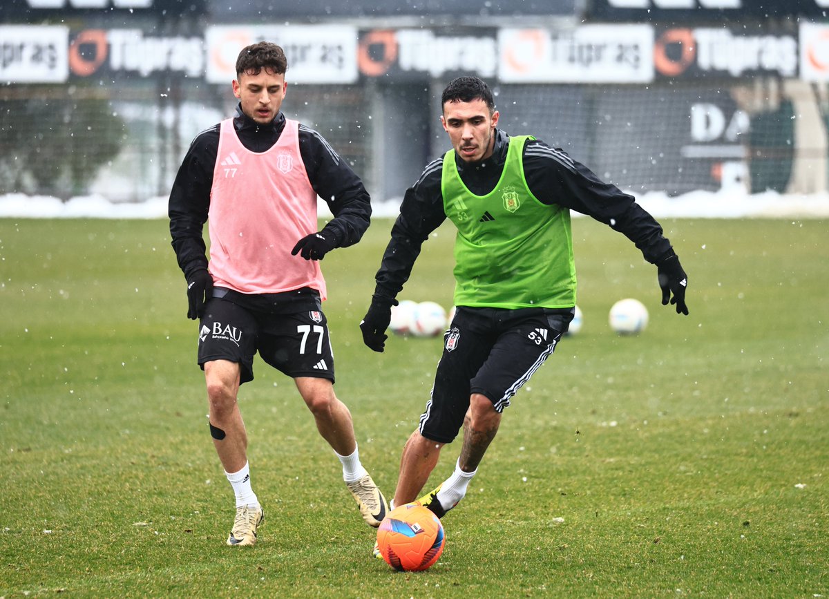 Besiktas's tweet photo. Trabzonspor maçı hazırlıklarımız devam ediyor. 🦅 

#BJKvTS https://t.co/zaDVUm7Ihm
