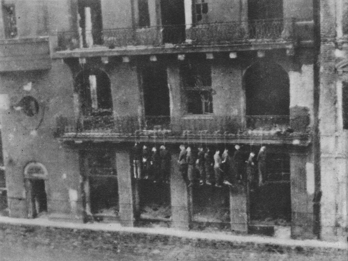 ipngovpl_eng's tweet image. Polish prisoners from the Pawiak prison hanged #OTD in 1944 from a balcony in Warsaw by the German occupiers.