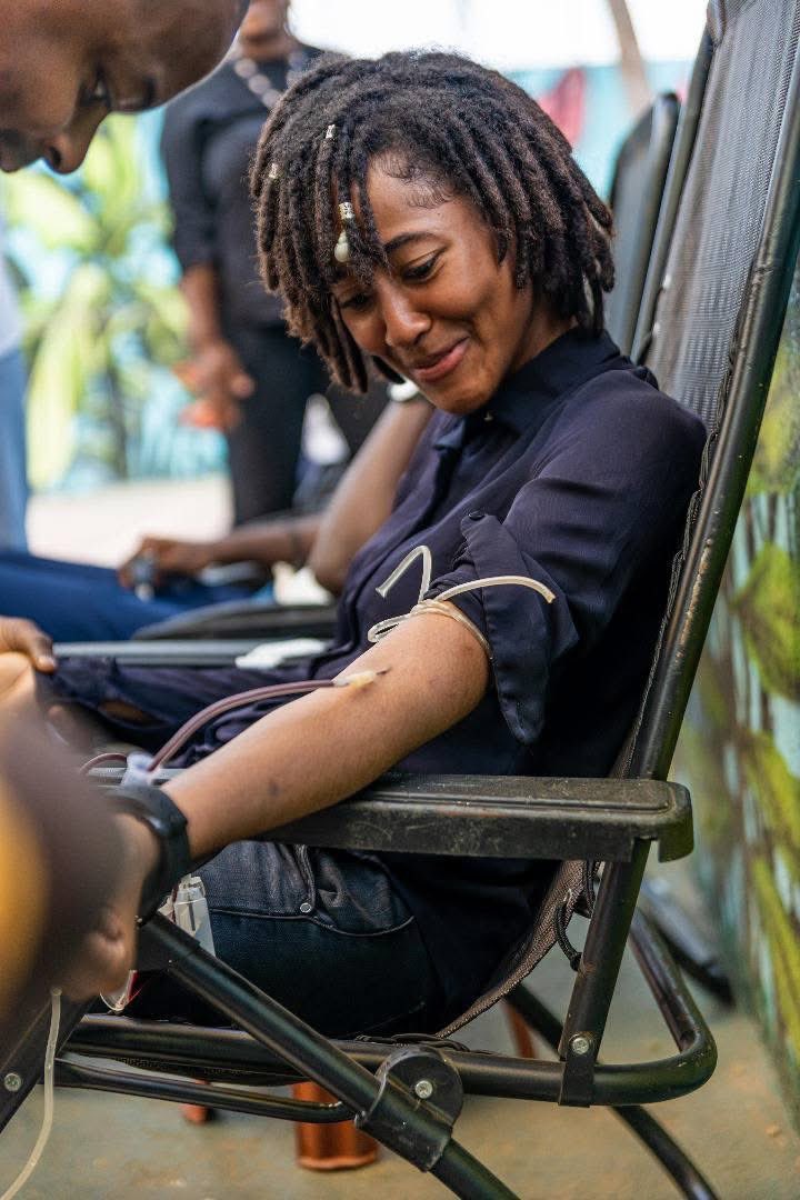 MedecinSympa's tweet photo. 1000POURSANG EN MARCHE
Nous continuons notre marathon de collecte de sang à Conakry
Avez vous remarqué que les donneurs de sang sont toujours souriants ?
On redonne le sourire… Avec sourire 🩸❤️
@1000poursang224 https://t.co/jqN7aSIJFi