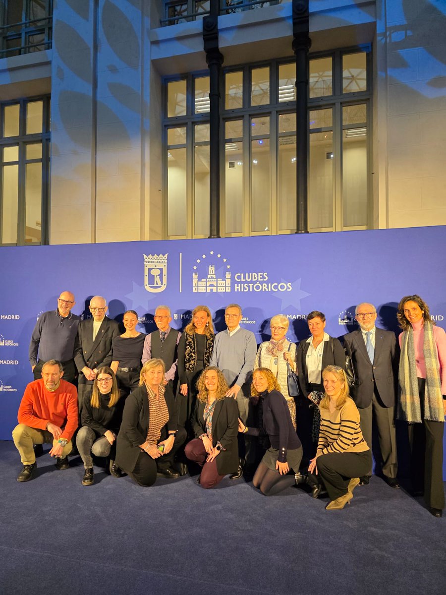 Merecidísimo galardón del Ayto <a href="/MADRID/">Ayuntamiento Madrid</a> a nuestro Club, como "Historico de Madrid", el año que celebramos 65 años de historia. Recogieron el galardón el presidente y entrensdor, <a href="/IsidroR62379372/">Isidro Rodriguez</a>, la Junta Directiva y el fundador y entrenador Jesús del Pueyo.