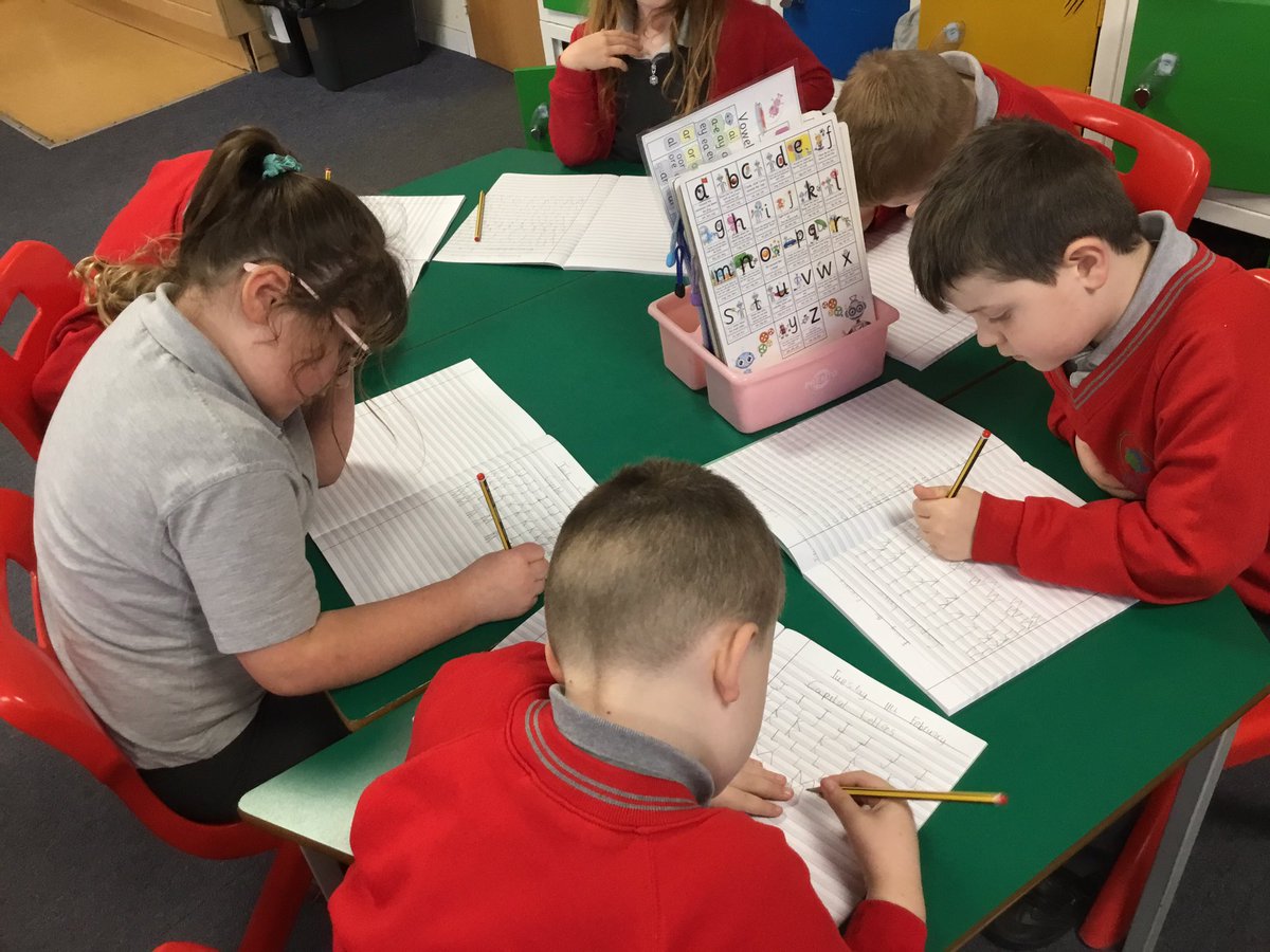 Willows_Primary's tweet photo. In Handwriting today, 2LL have been practising their capital letters, thinking carefully about their height and formation.
#buildingfluency #skills #confident https://t.co/jLdRJJYnFB